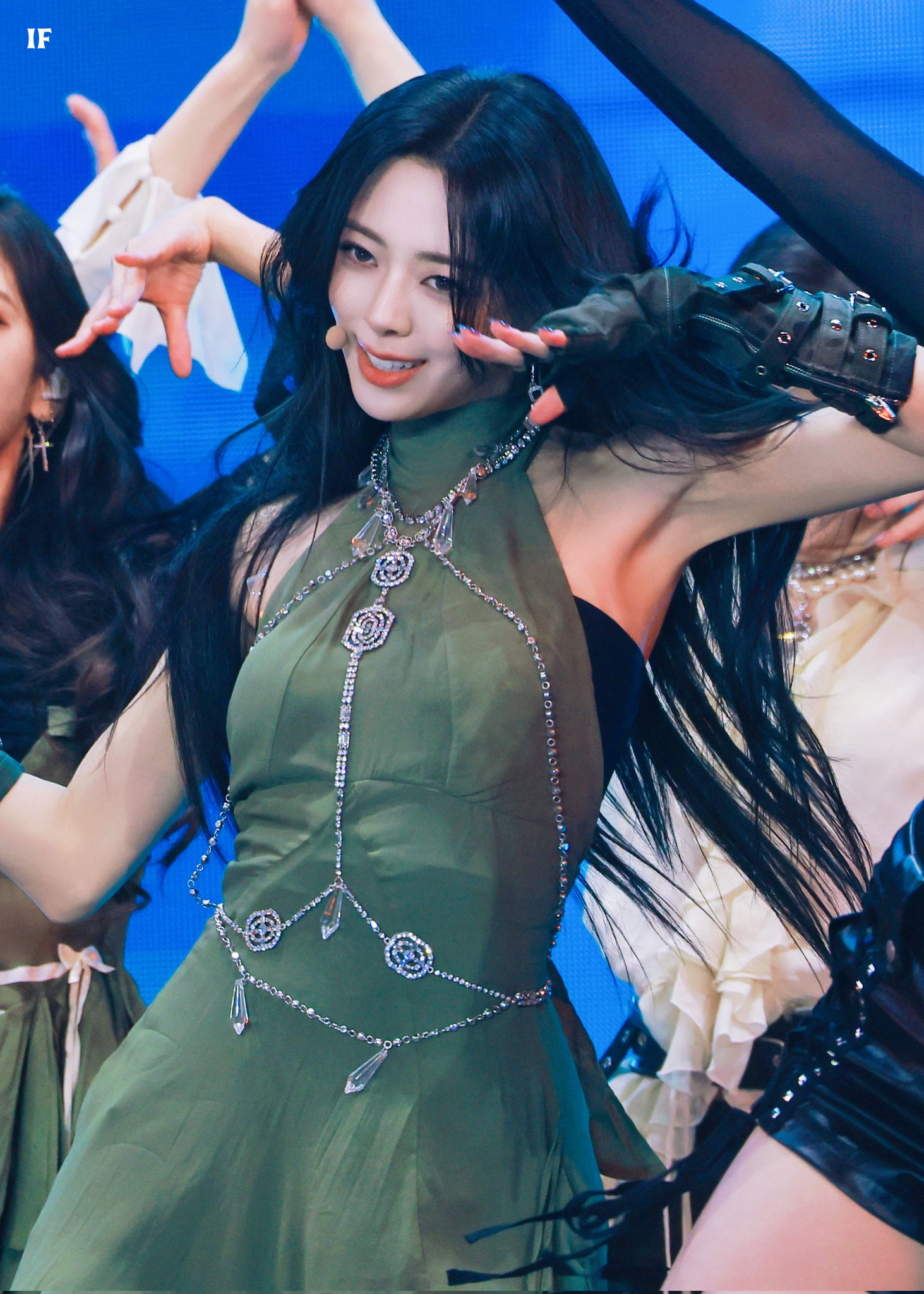 (스압)여자여자한 ITZY 유나.jpgif | 인스티즈