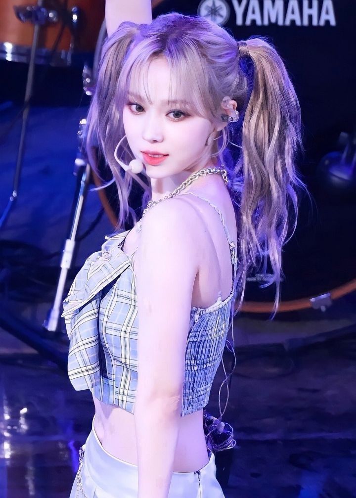 카리나보다 더 섹시해진 윈터 