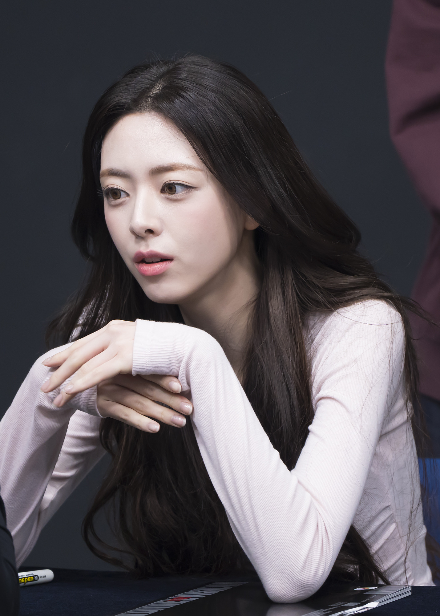 (스압)여자여자한 ITZY 유나.jpgif | 인스티즈