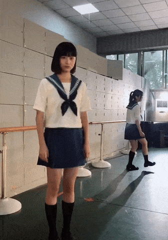 혼자서 잘 노는 일본 여고생 | 인스티즈