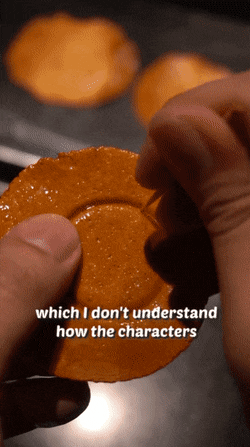 오징어게임 달고나 도전한 외국인들.gif | 인스티즈