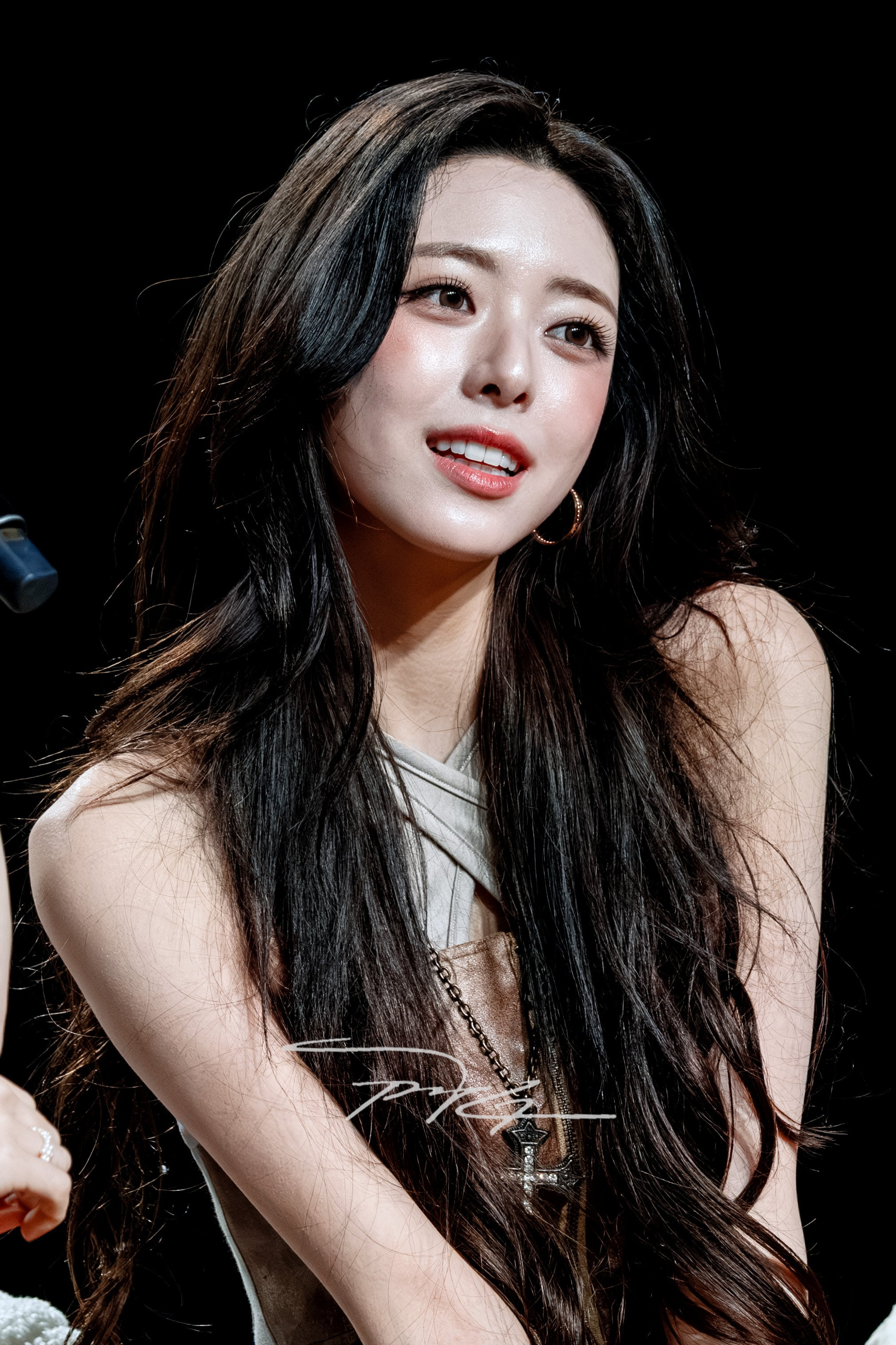 (스압)여자여자한 ITZY 유나.jpgif | 인스티즈