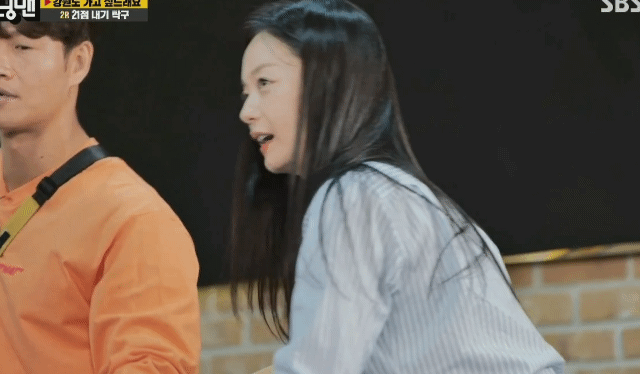 ?? : 운동 미션할 때 멤버들이 전소민 너무 안 껴주는거 같아요.jpgif | 인스티즈