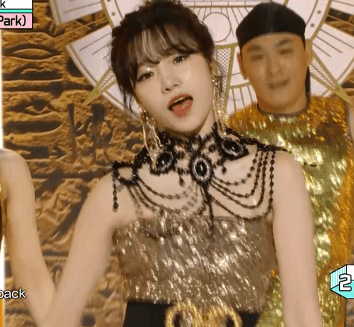 박진영 신곡무대 파트너 장원영 vs 조유리.gif | 인스티즈
