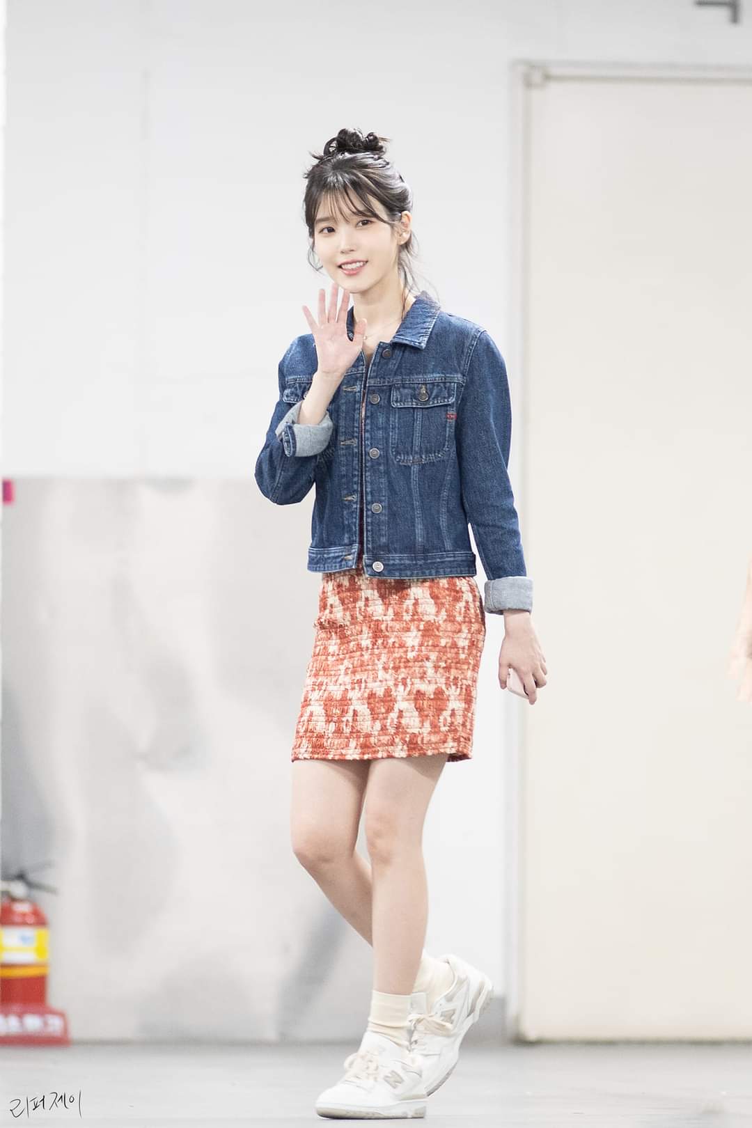 은근 청순한 청자켓 원피스 아이유.jpg | 인스티즈
