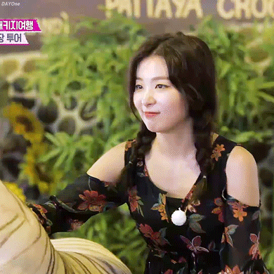 양갈래 머리할때마다 귀여운 슬기.gif | 인스티즈