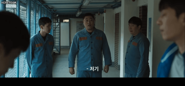 볼펜으로 일진 눈을 찔러버렸어요.... | 인스티즈