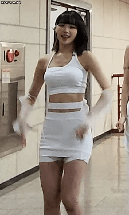 몸매 은근 섹시한 르세라핌 김채원.gif | 인스티즈