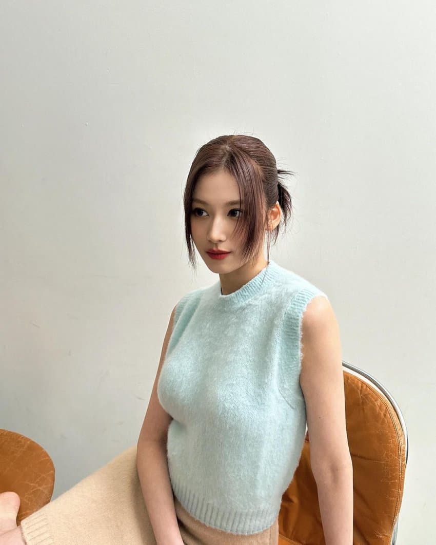 얼굴에 선이 살아있는 사나 인스타.jpg | 인스티즈