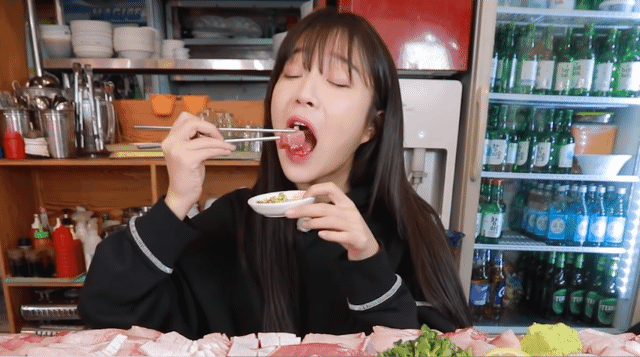 대방어 10KG 박살내는 쯔양.jpg | 인스티즈