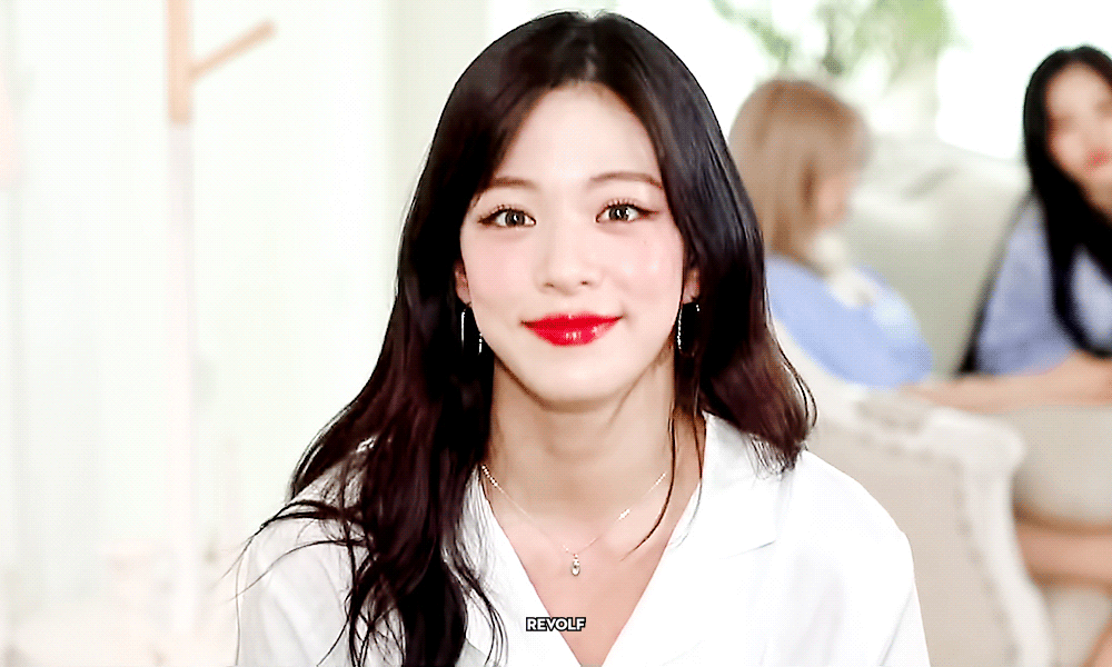 (스압)얼굴도 몸매도 이쁜 프로미스나인 이채영.jpgif | 인스티즈
