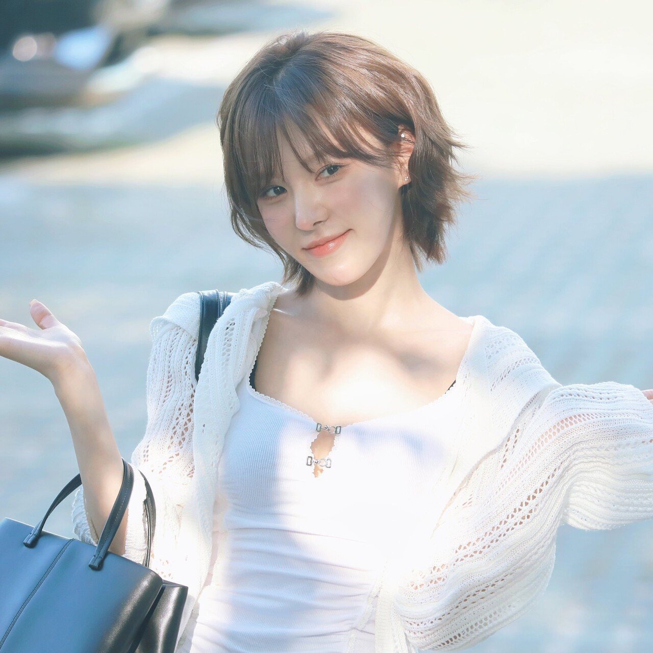 어제자 레전드 찍은 레드벨벳 웬디 출근길.jpg | 인스티즈