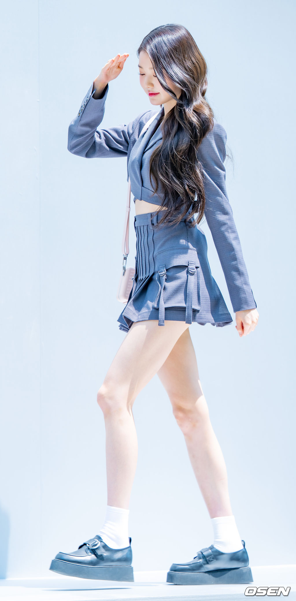 봐도 봐도 늘 새로운 아이브 장원영 다리길이.gif | 인스티즈