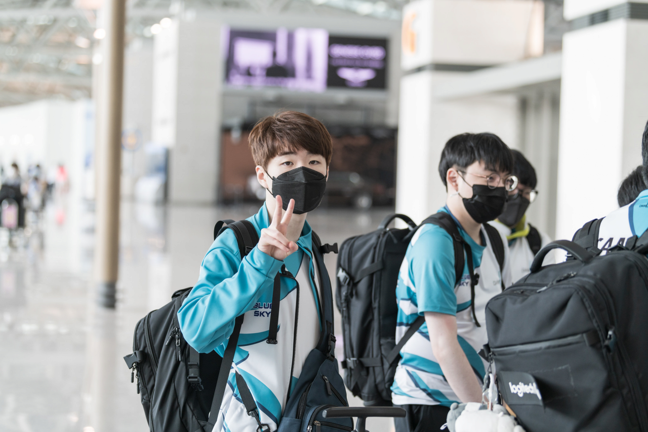 담원 출국 사진.jpg | 인스티즈