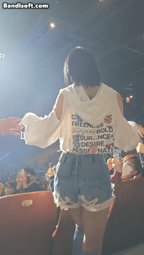 몸매 은근 섹시한 르세라핌 김채원.gif | 인스티즈