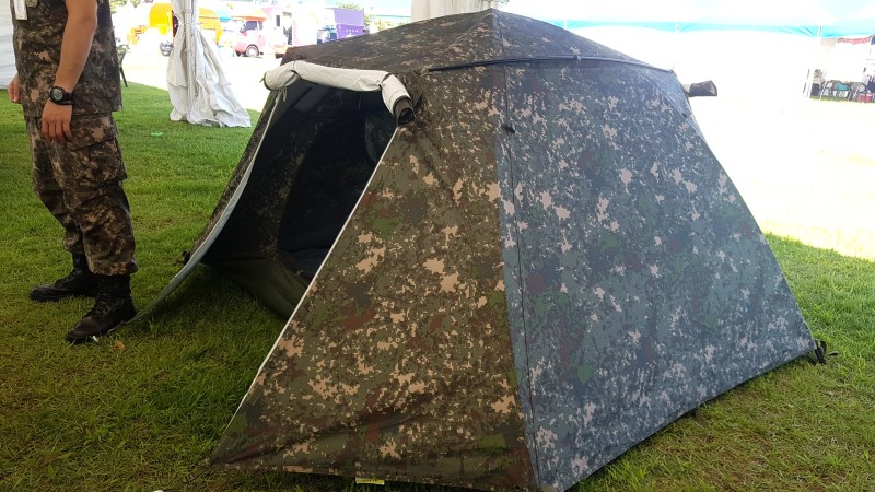 몇년전부터 보급되고 있다는 신형 군용 텐트 | 인스티즈