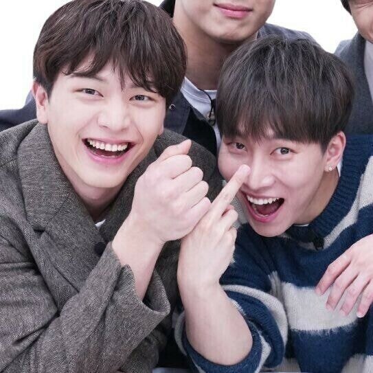 비투비 손가락욕 논란 | 인스티즈