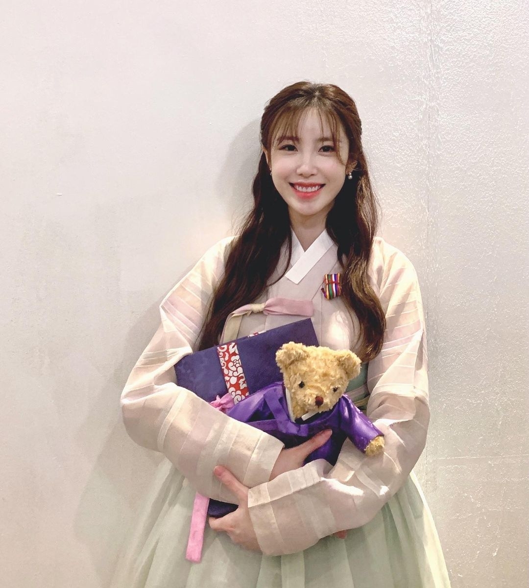 오늘자 한복입은 전효성 인스타 .........jpg | 인스티즈