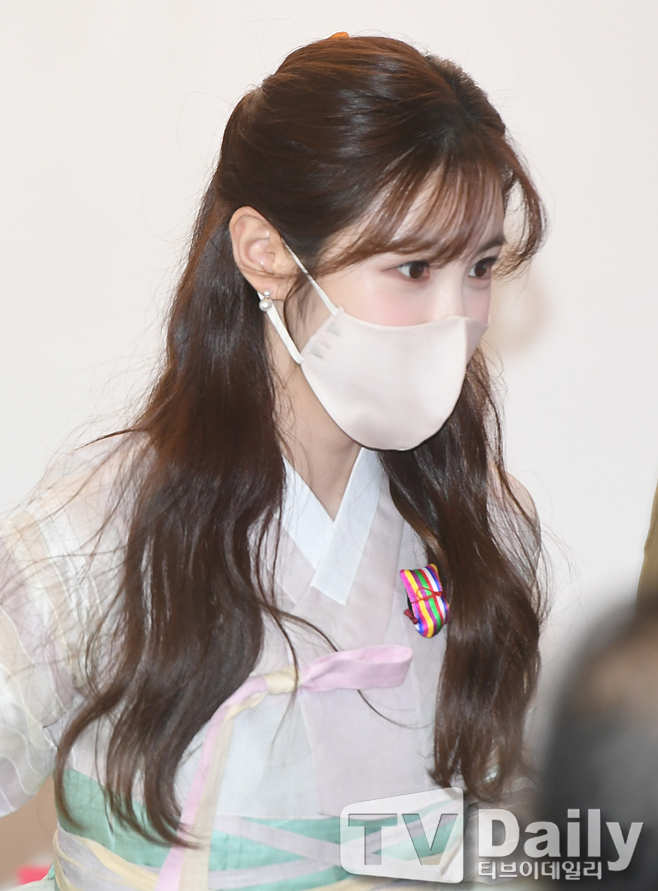 오늘자 한복입은 전효성 인스타 .........jpg | 인스티즈