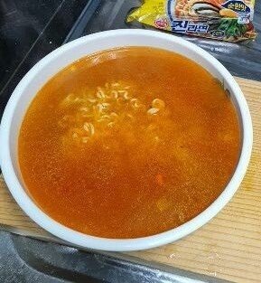 토요일 점심에는 라면이 최고다...jpg | 인스티즈