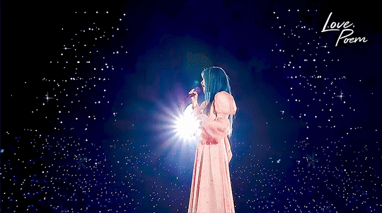 한번쯤 가볼만한 아이유 콘서트.gif | 인스티즈