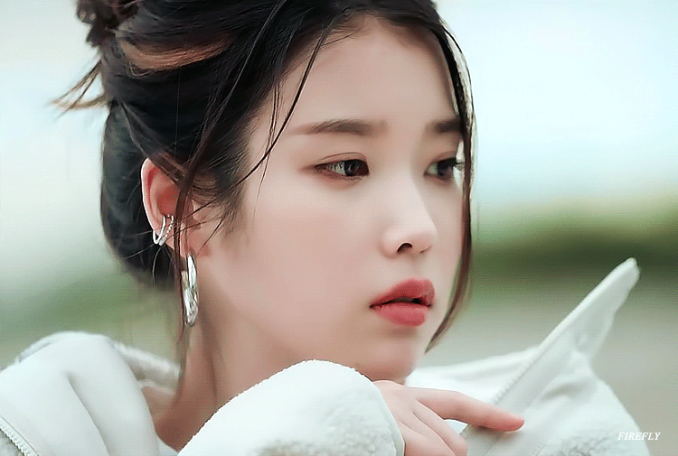 뉴발란스 아이유.gif | 인스티즈