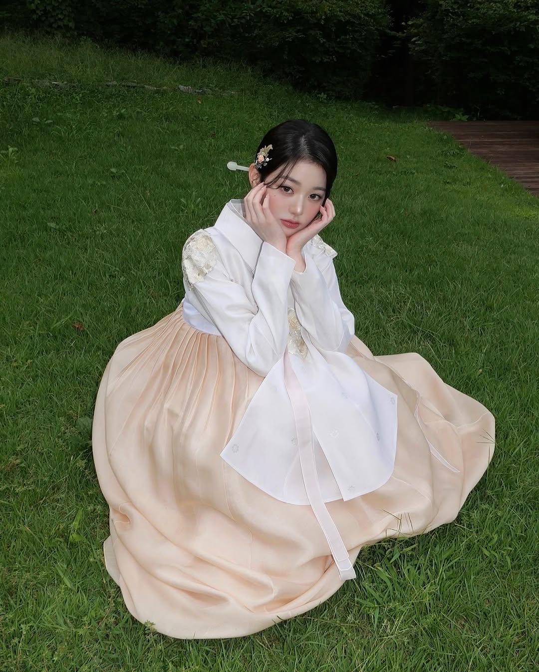 오늘자 한복입은 장원영 인스타그램.jpg | 인스티즈