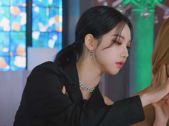 에스파 카리나 옆모습.jpg | 인스티즈