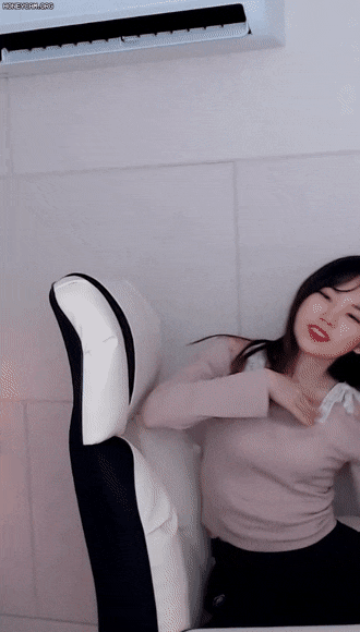 [트위치] 우정잉이 유일무이하게 섹시했던 순간들.gif | 인스티즈