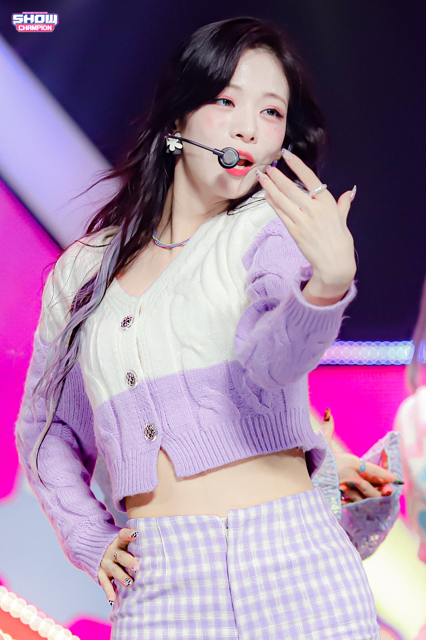 (스압)얼굴도 몸매도 예쁜 프로미스나인 이채영.jpgif | 인스티즈