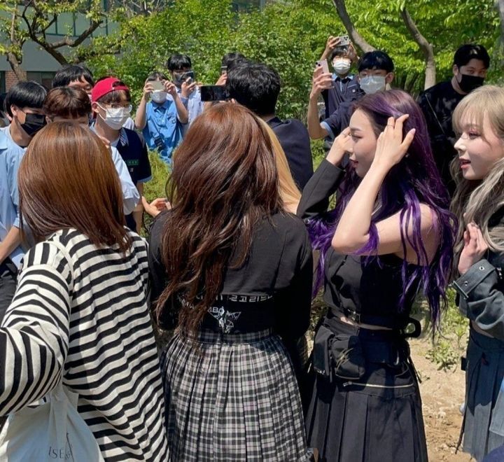 경복고 축제에 등장한 에스파 | 인스티즈