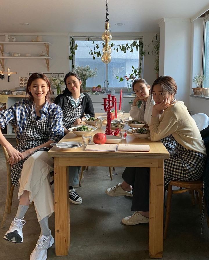 오징어 게임 강새벽과 엄청 친해보이는 블랙핑크 제니 | 인스티즈