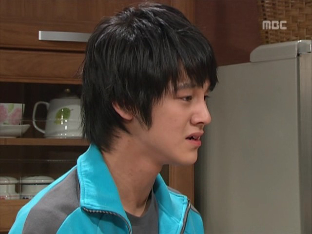 친구 가족 단톡방에 초대 안해줘서 울었어.JPG | 인스티즈