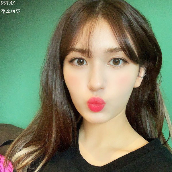 9X년생들 학교책 전시됨.JPG | 인스티즈