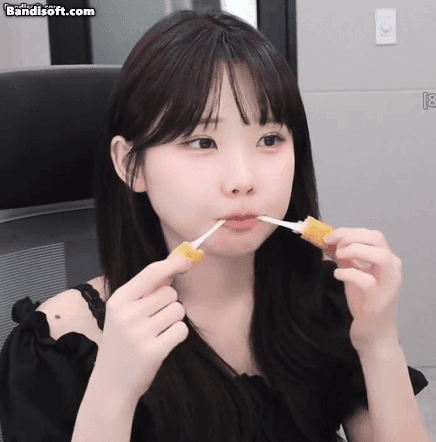 치즈스틱 먹는 우정잉.gif | 인스티즈