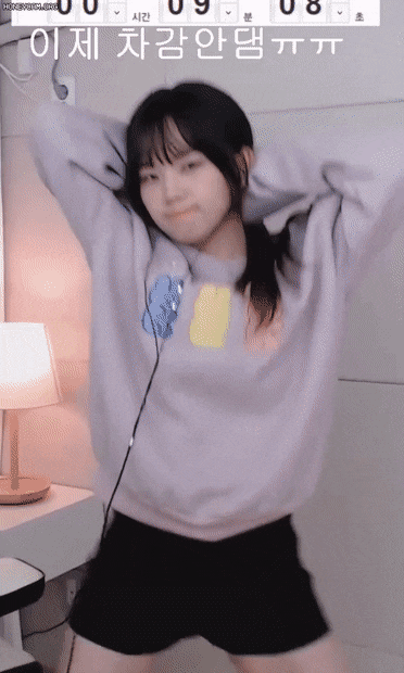 [트위치] 우정잉이 유일무이하게 섹시했던 순간들.gif | 인스티즈
