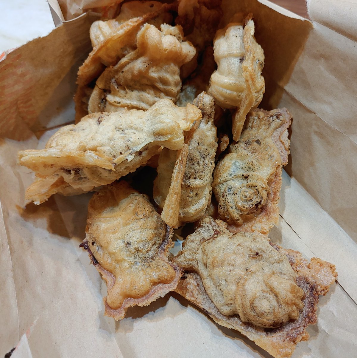 슬슬 길거리에서 냄새 풍길 준비하는 새끼...JPG | 인스티즈