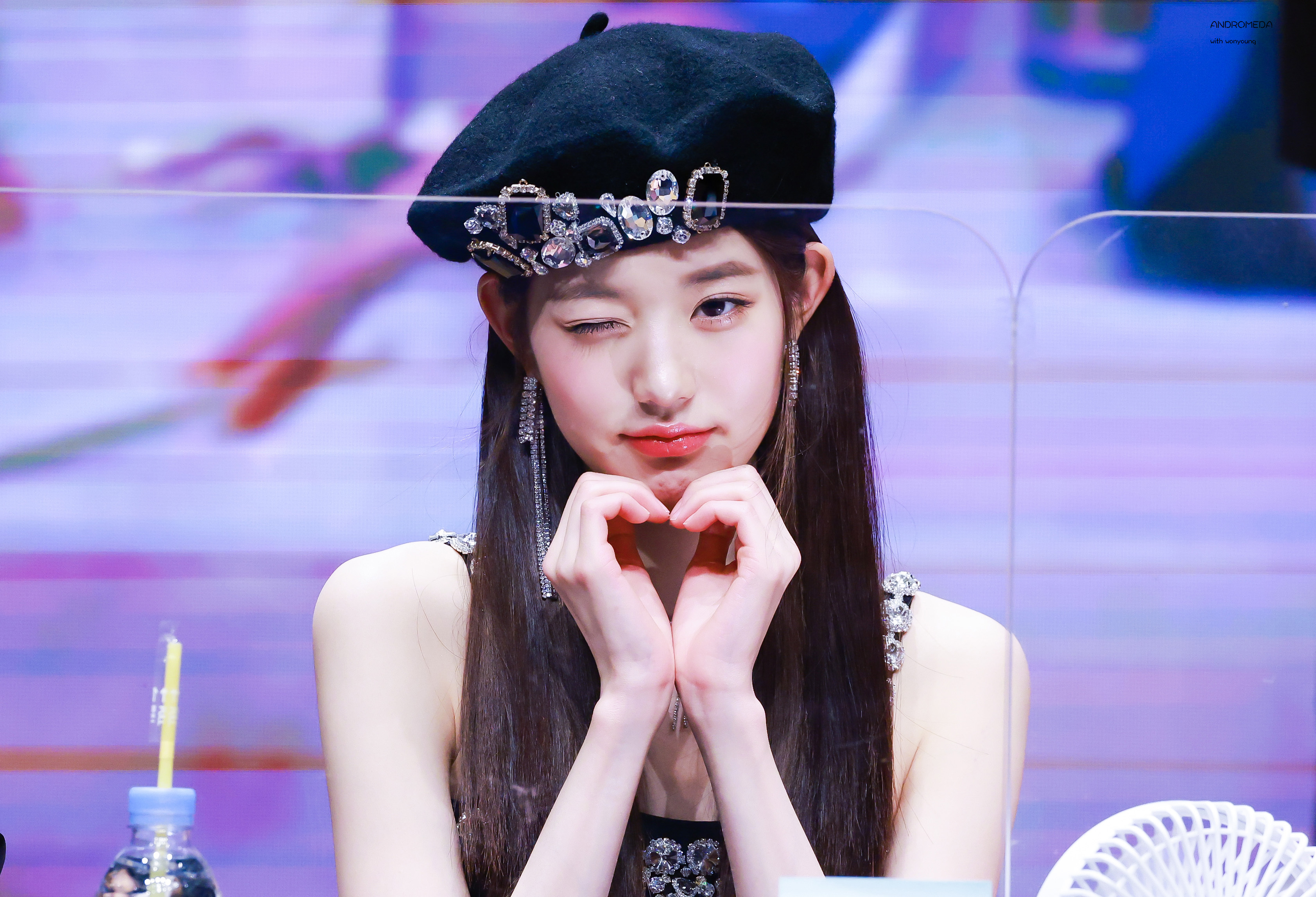 팬들 사이에서 비주얼 난리난 베레모 쓴 아이브 장원영.jpgif | 인스티즈