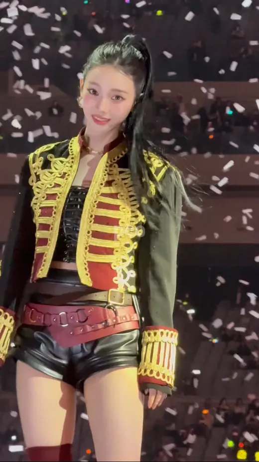 의외로 흔하지 않게 생긴 카리나 얼굴 근황.jpgif | 인스티즈