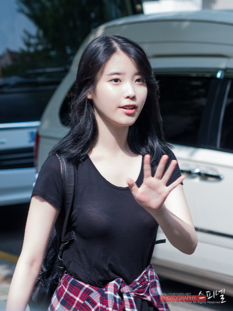 아이유 라고 쓰고 섹시 라고 읽는다 섹시가수 아이유.jpgif | 인스티즈