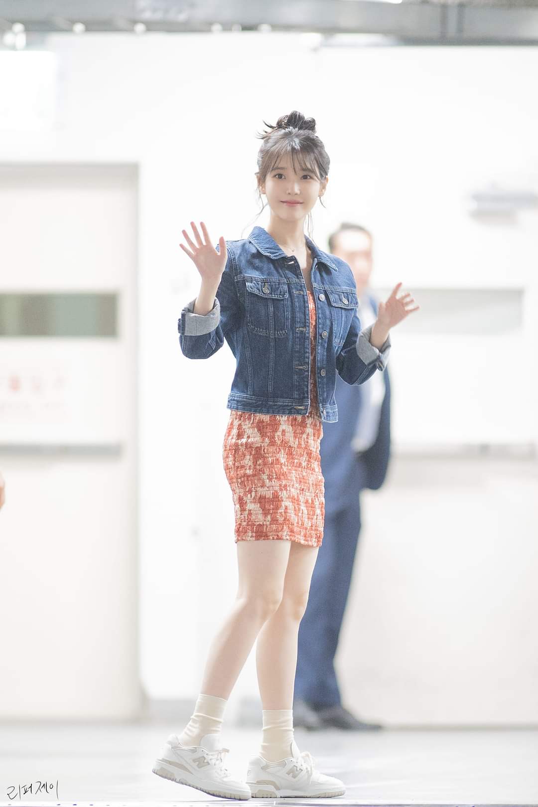 은근 청순한 청자켓 원피스 아이유.jpg | 인스티즈