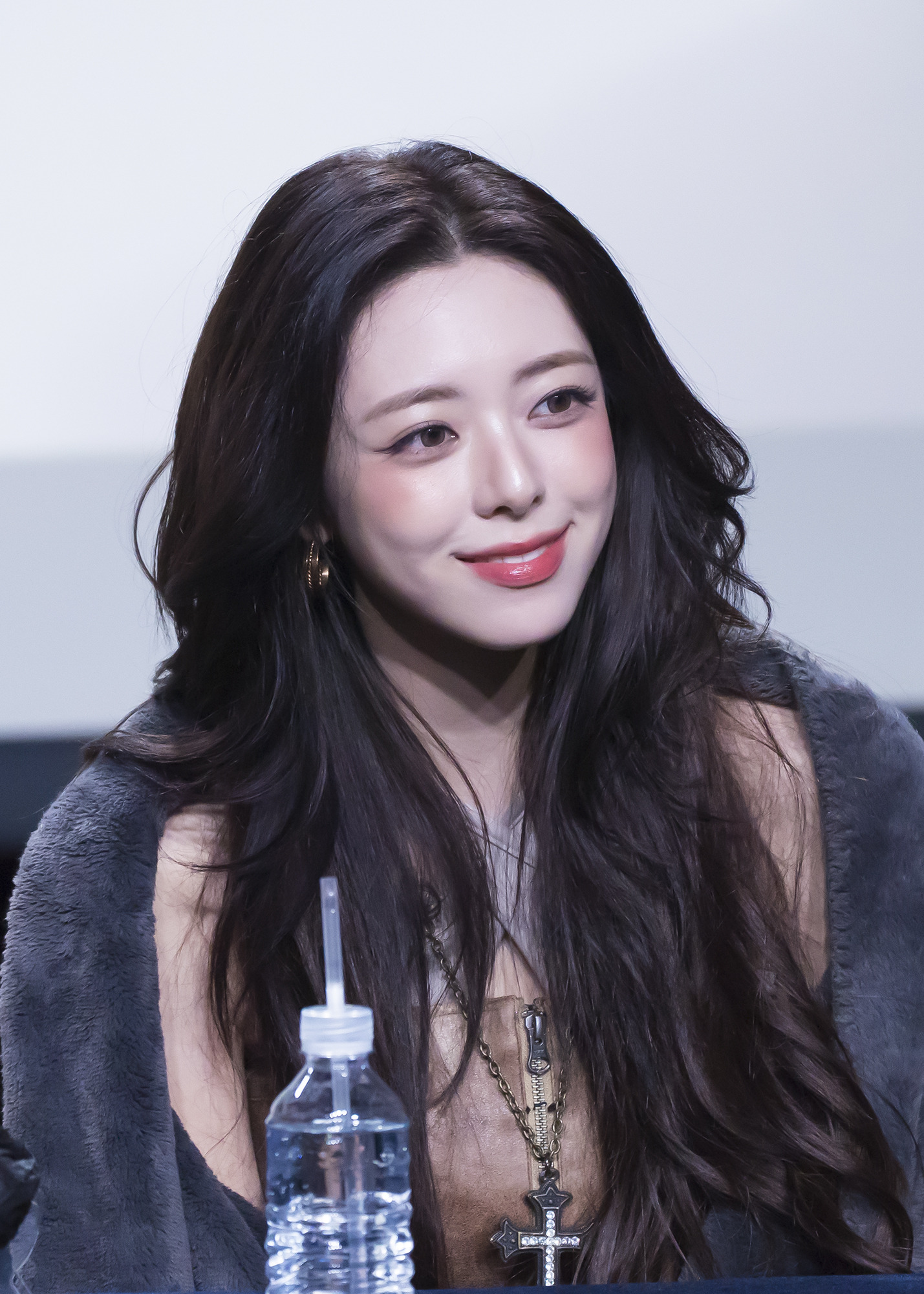 (스압)여자여자한 ITZY 유나.jpgif | 인스티즈