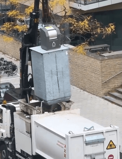 네덜란드 길거리가 깨끗할 수밖에 없는 이유...gif | 인스티즈