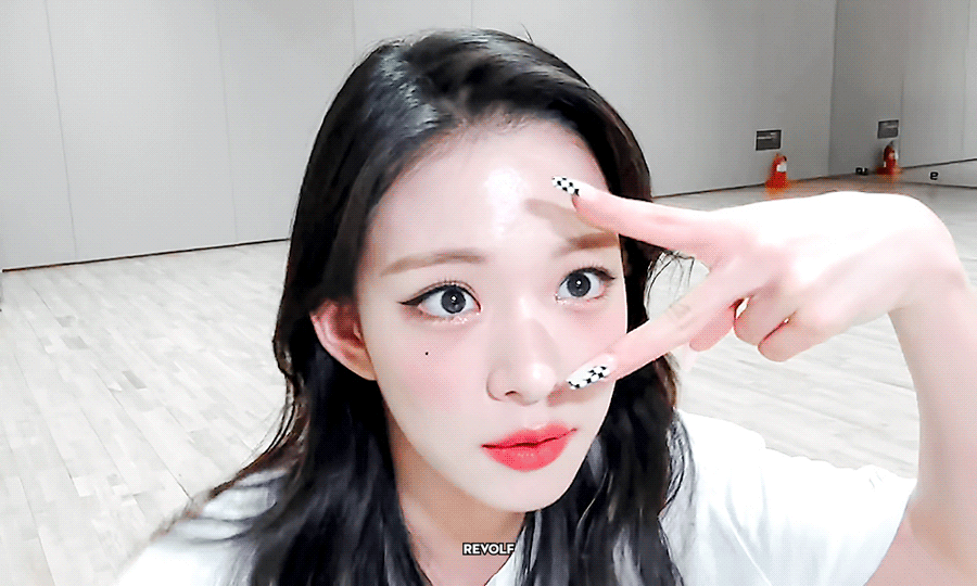 (스압)얼굴도 몸매도 이쁜 프로미스나인 이채영.jpgif | 인스티즈
