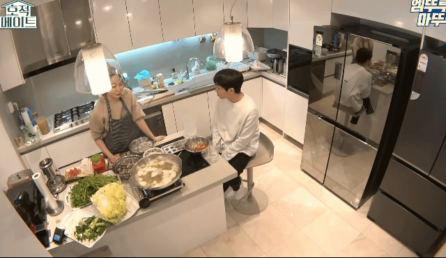 첫째들은 자기가 집의 왕인줄 아는거 같아.gif | 인스티즈