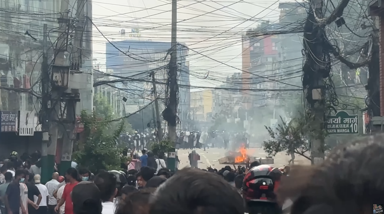 네팔에 놀러갔다가 큰 사건을 목격한 유튜버 근황 | 인스티즈