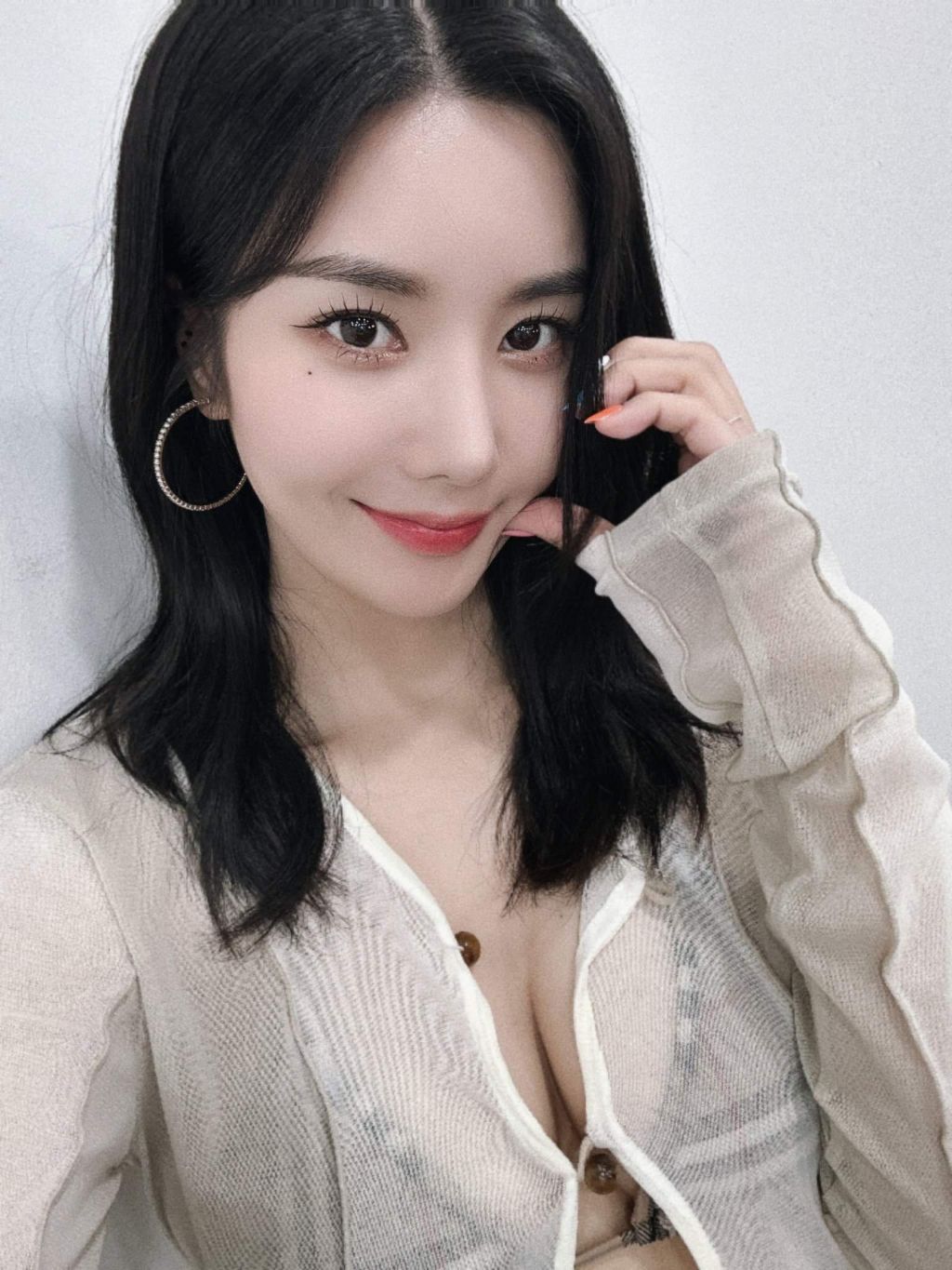 워터밤 축제 하나로 걸그룹 1황으로 급부상한 권은비 사진 + 인스타그램 업데이트 | 인스티즈