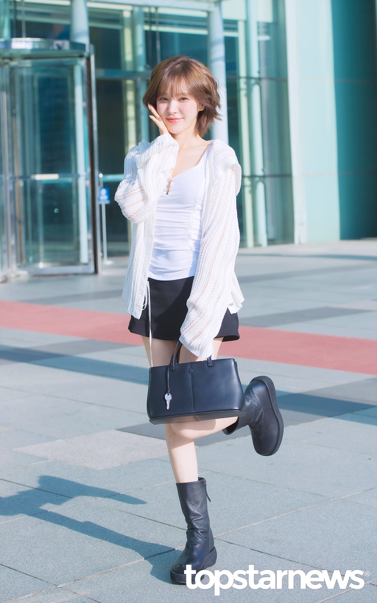 어제자 레전드 찍은 레드벨벳 웬디 출근길.jpg | 인스티즈