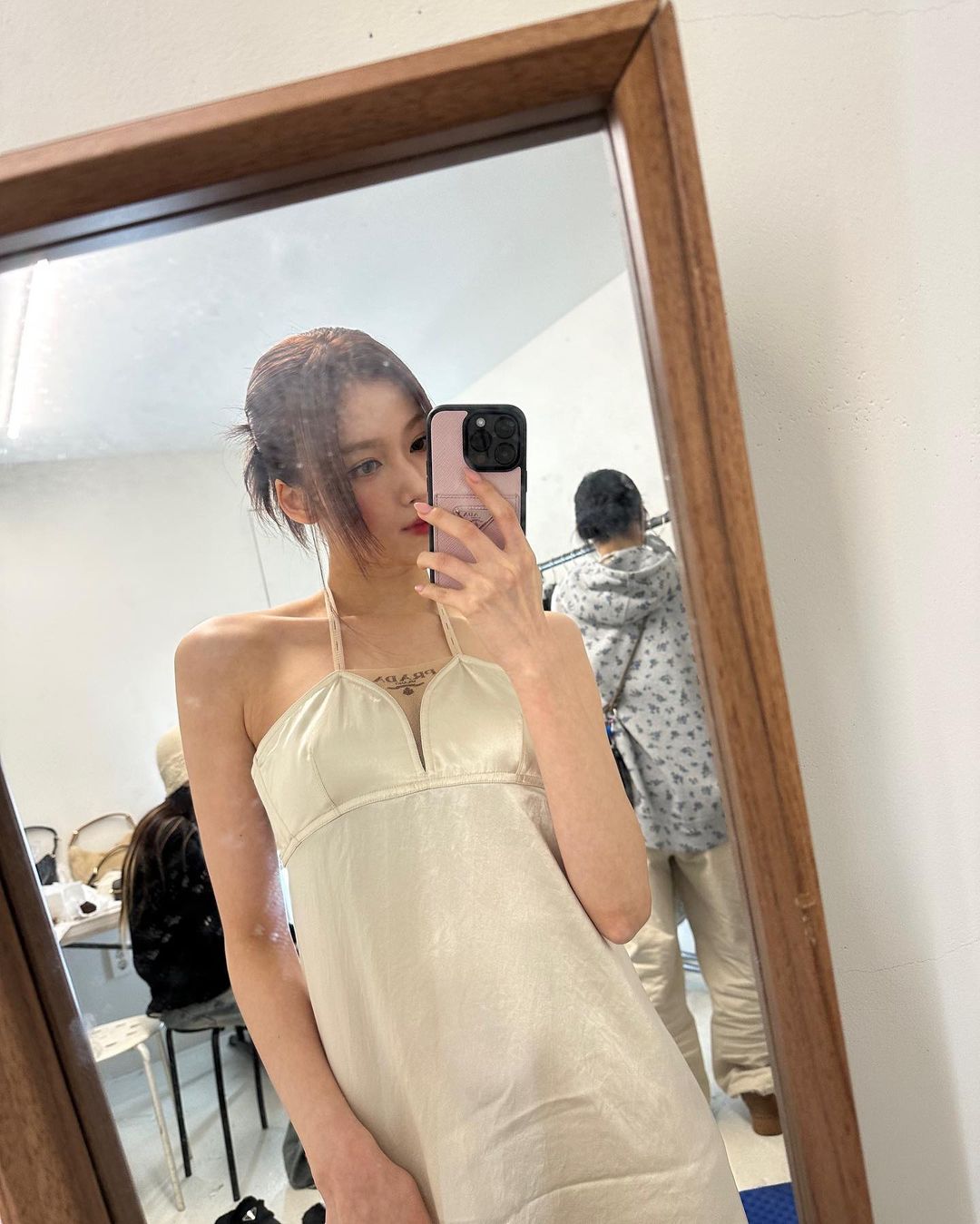 얼굴에 선이 살아있는 사나 인스타.jpg | 인스티즈