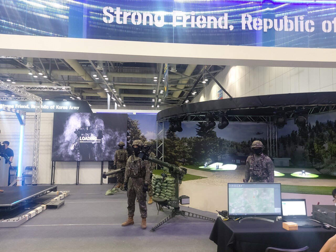 "사계절이 뚜렷한 나라의 무기" | 인스티즈